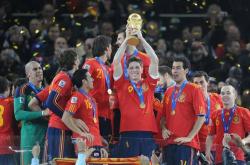 LOL赛事-亚洲球队在欧洲赛场上取得胜利