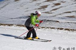 LOL决赛-风驰电掣！黎巴嫩选手飒爽英姿