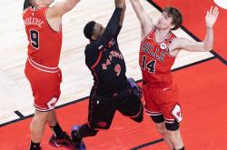 英雄联盟总决赛赛程-球星爆发！篮球赛场再现神级操作的简单介绍