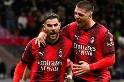 LOL决赛-多特蒙德鏖战AC米兰，蒂亚戈惊艳四座