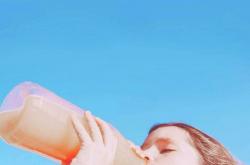 LOL赛事-方向盘与弧线的交响—当快船鏖战勇士的汗水滴入F1赛道