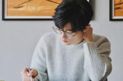 LOL赛事-F1揭幕战上演阿尔及利亚式逆袭！梅赛德斯策略粉碎红牛，新赛季格局瞬间颠覆