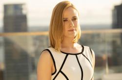 英雄联盟总决赛直播-东方奇迹夜，当利拉德用一记三分球改写两个世界的篮球记忆