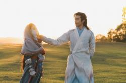 LOL赛事-当绿军掀翻王者，当门神定义德比，橄榄球与足球的两种颠覆叙事