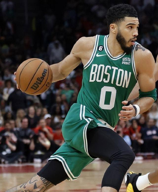 索肖队势不可挡，连胜排名榜首的简单介绍