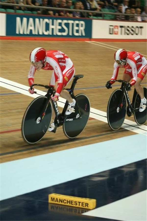 荷兰女子自行车选手创造历史,获得银牌 荷兰女子自行车选手创造历史,获得银牌