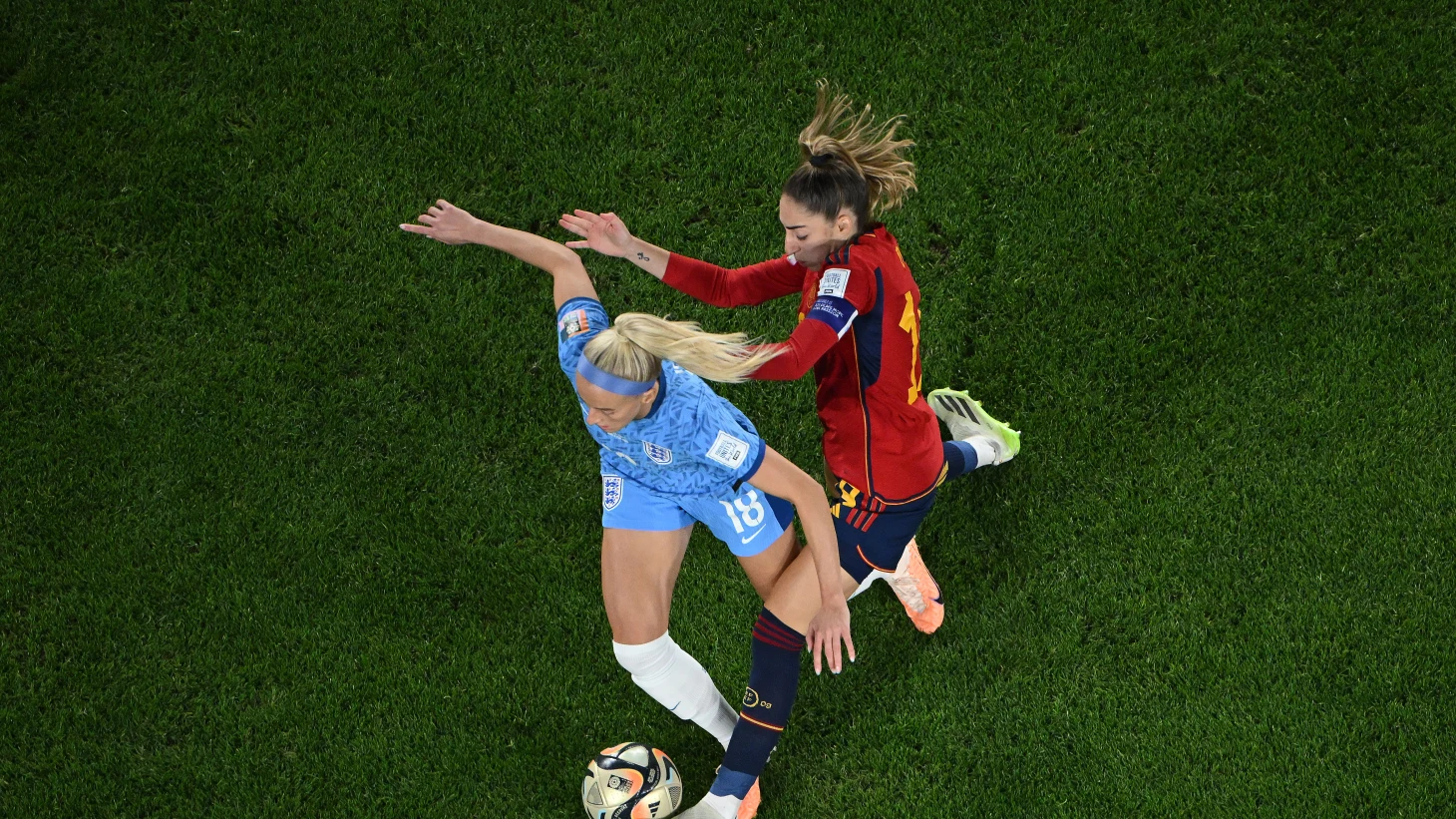 欧洲女足联赛赛果：梅西领衔球队夺冠