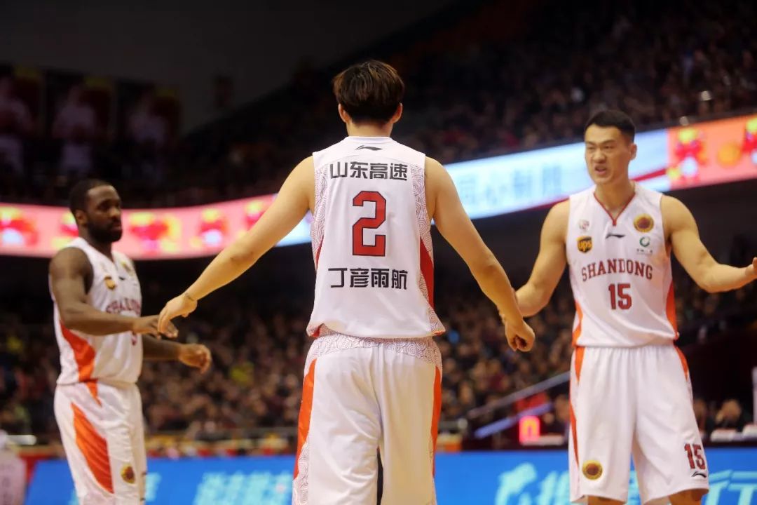 温州男篮主场迎战宁波队，坐拥主场优势