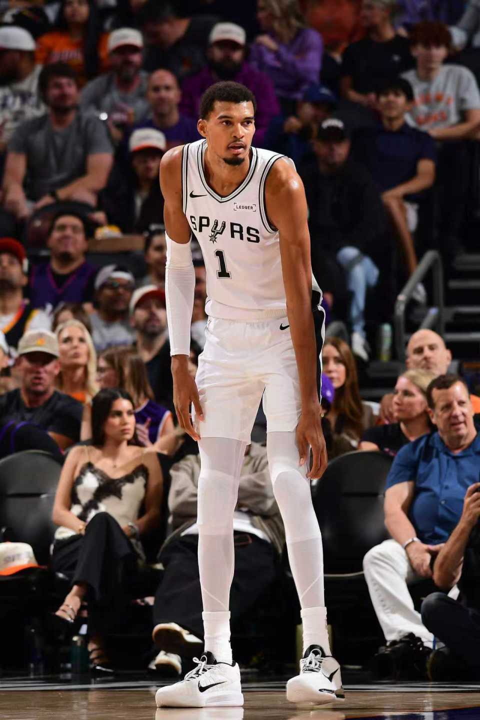 马刺翻盘雷霆，布克高光表现