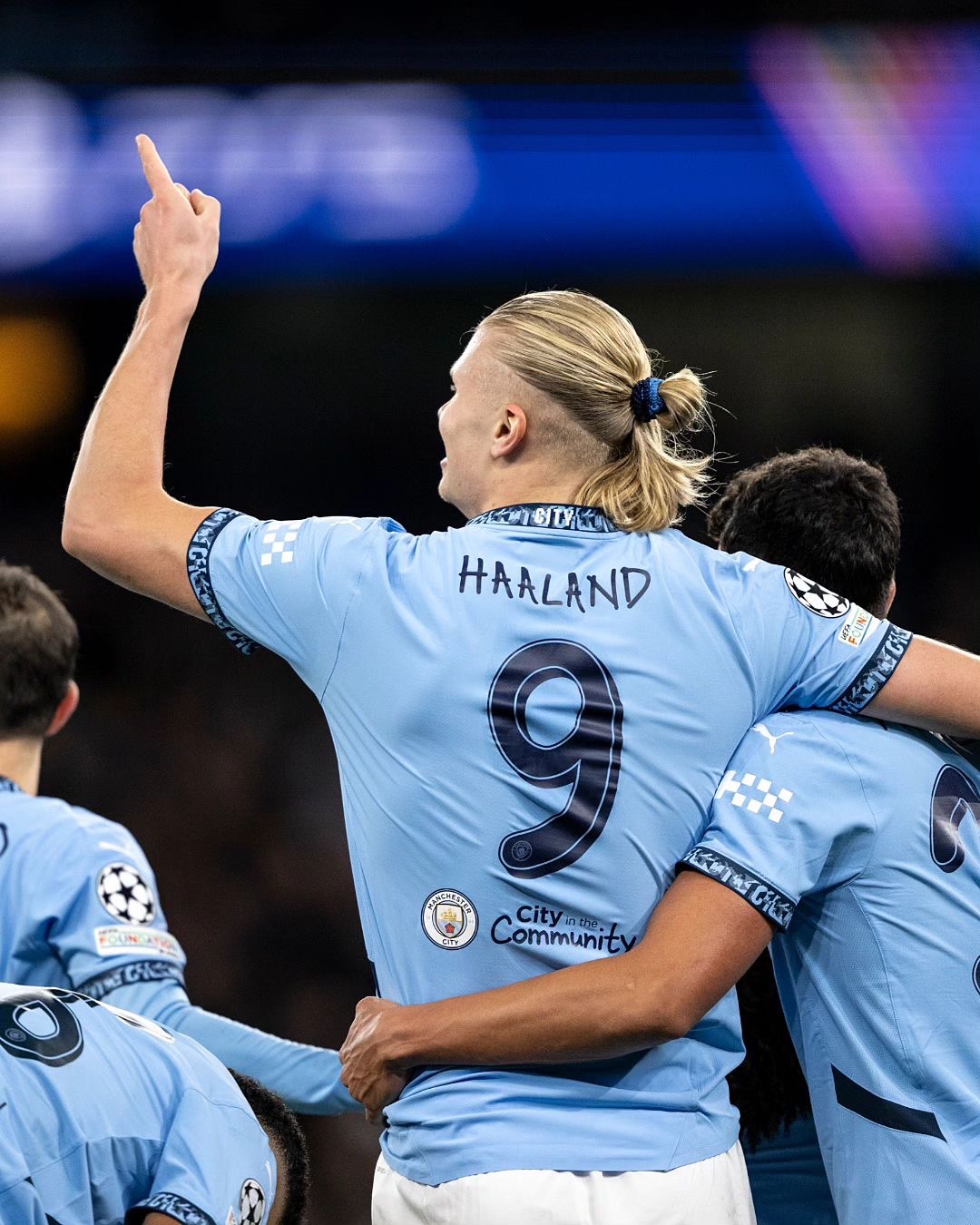 马赛翻盘AC米兰，哈兰德状态火热