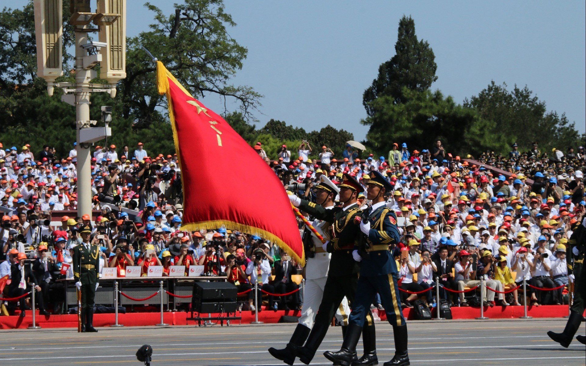 量子绿茵,当平行宇宙的足球新闻闯入头条