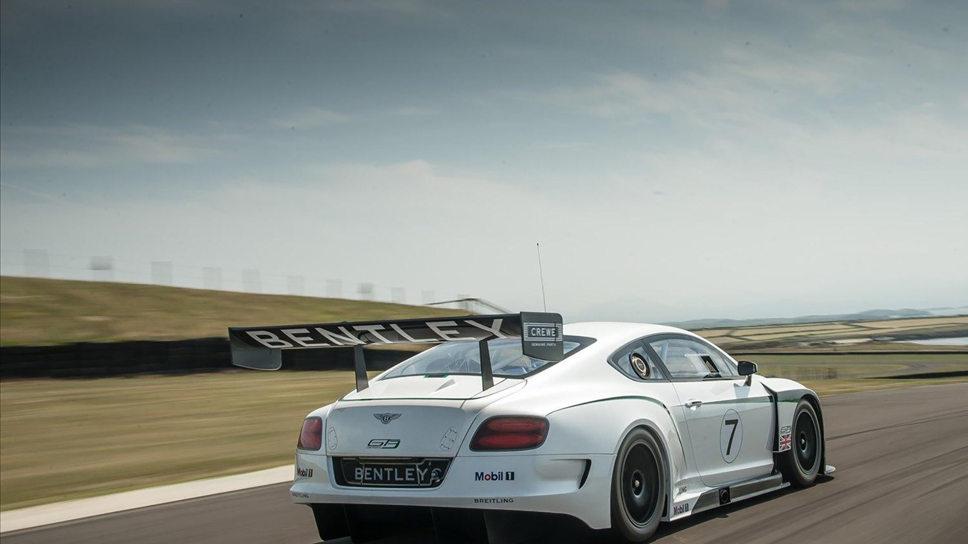 芯片级中场加维稳定输出不掉线 曼城洪水战术冲垮乌克兰钢铁防线