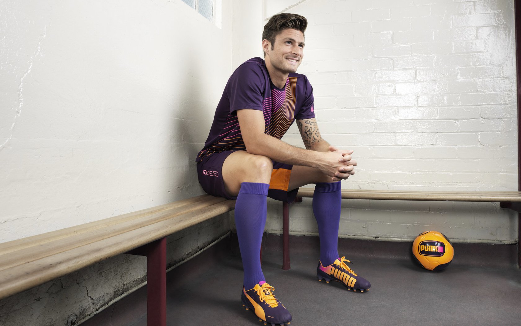 荷兰风暴席卷伯纳乌，生死战绝杀皇马，三笘薰里程碑之夜闪耀