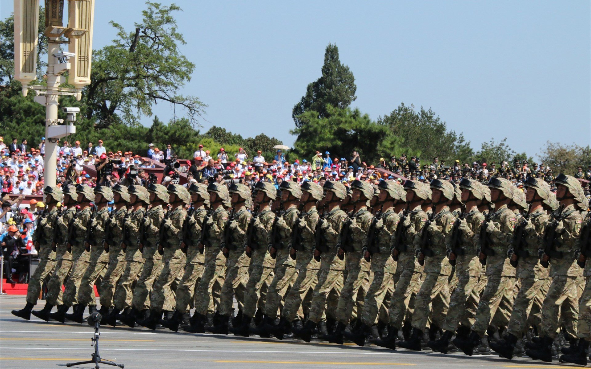 绿茵场与外交场，一场自我救赎与一场国家破局